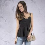 Blusa negra escote corazón